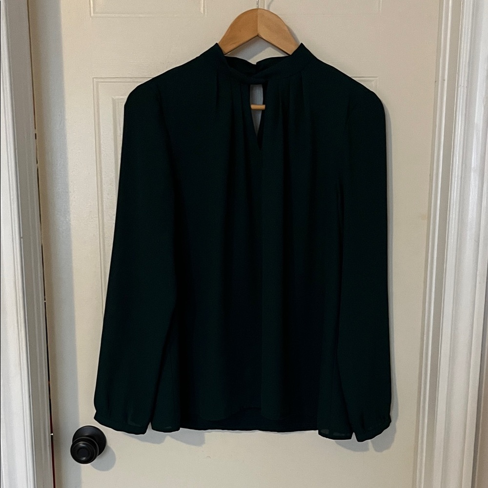 Elegant Dark Green Women's Top - Picture 1 of 3